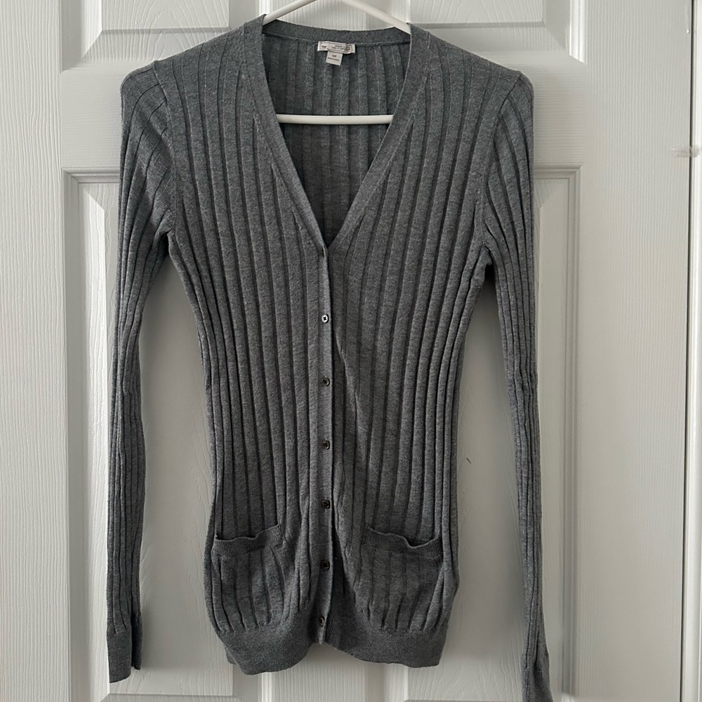 GAP Slim Ribbed Button-Front Gray Cardigan